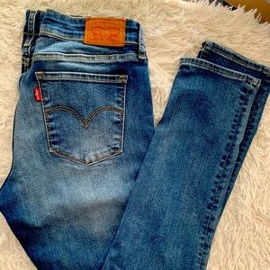Levi’s 711 Skinny